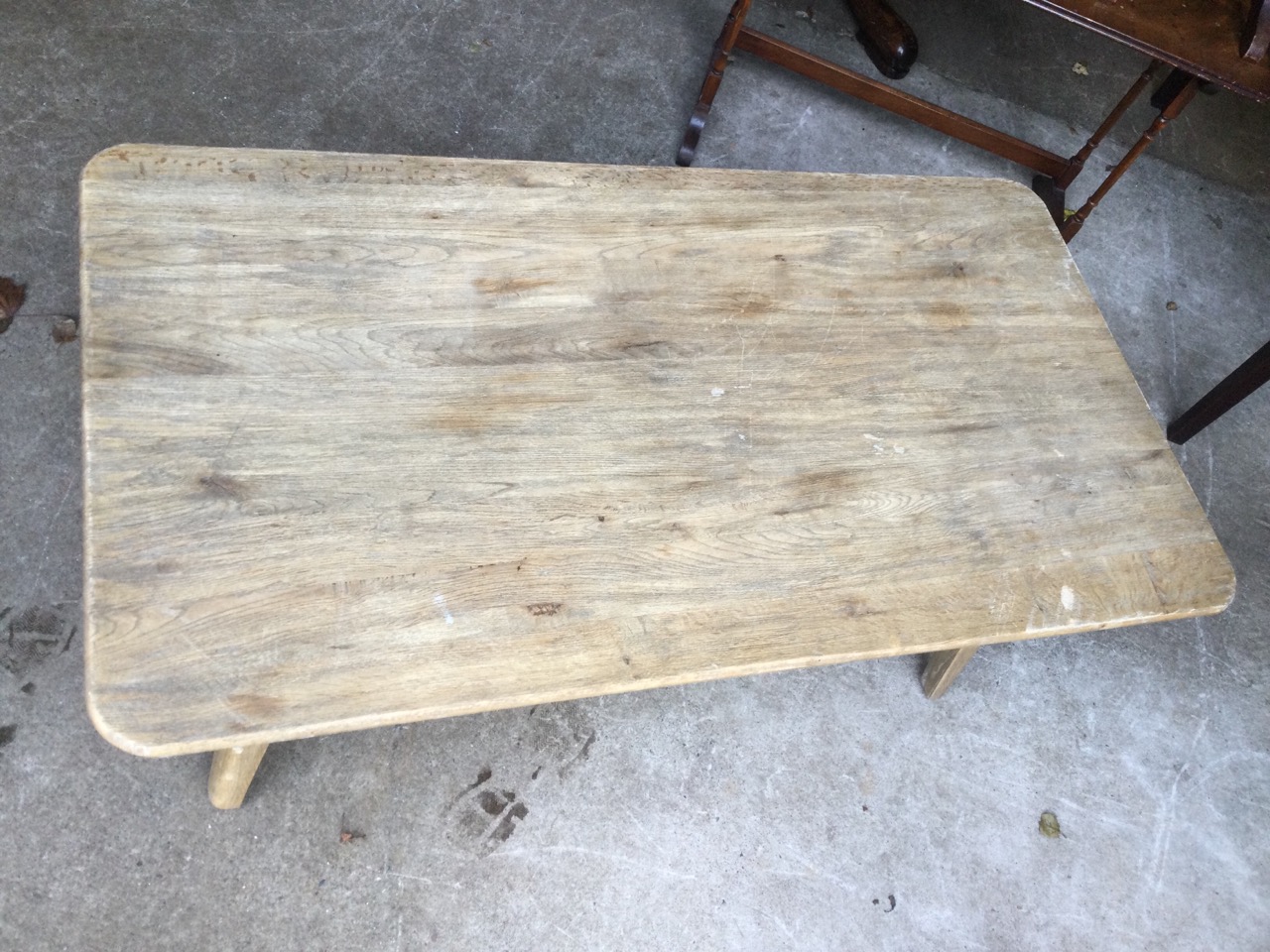 A Loaf oak coffee table with rectangular top on rounded tapering angled legs. (43.25in x 23.5in x - Image 3 of 3