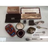 Box of costume jewellery, two pipes and sundries