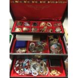 Jewellery box containing costume jewellery, vintage brooches, Miracle jewellery etc