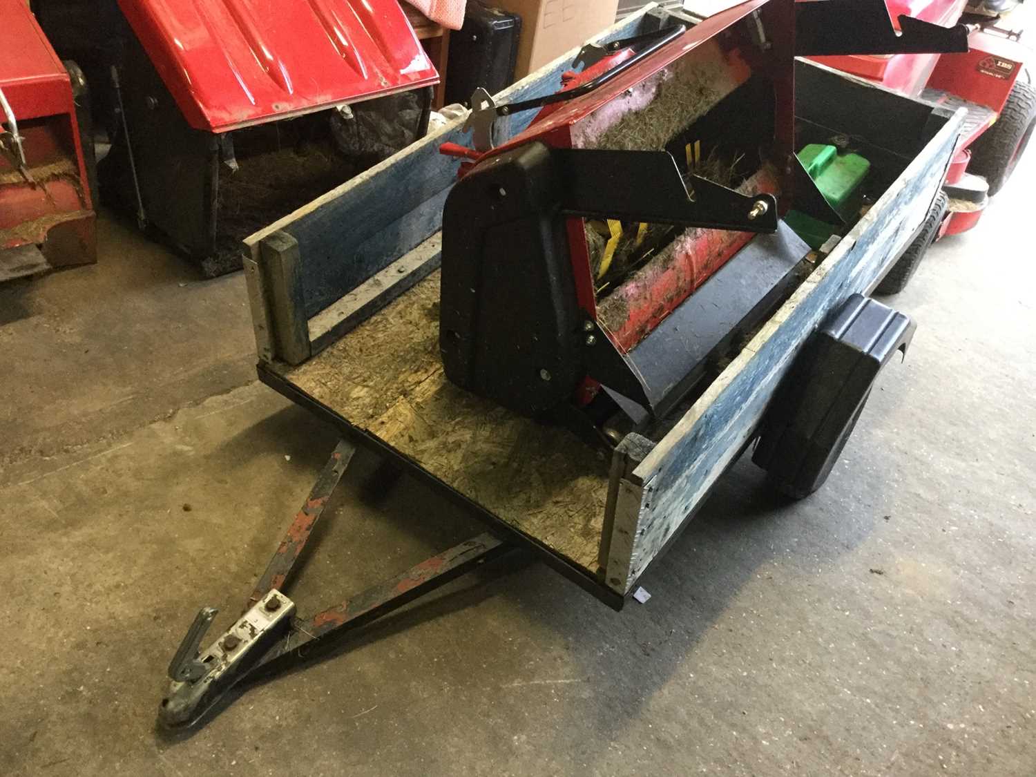 By Direction of Executors: Small single axle trailer with metal frame and wood sides - Image 2 of 3