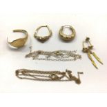Group gold and yellow metal jewellery (broken)