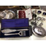 Mixed lot of silver plate to include condiments, cased cutlery, dishes and other pieces