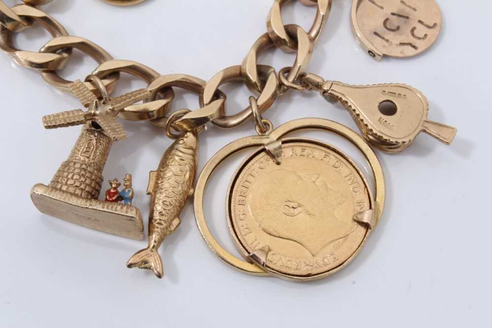 9ct gold charm bracelet - Image 3 of 5