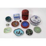 Collection of Chinese cloisonné, enamel and lacquered items
