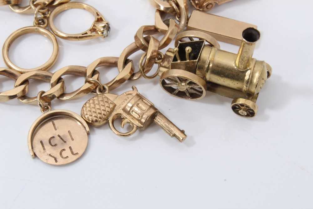 9ct gold charm bracelet - Image 4 of 5