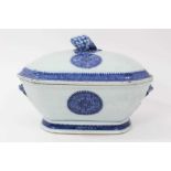Chinese blue and white export porcelain tureen, circa 1800, with Fitzhugh pattern roundels and mould