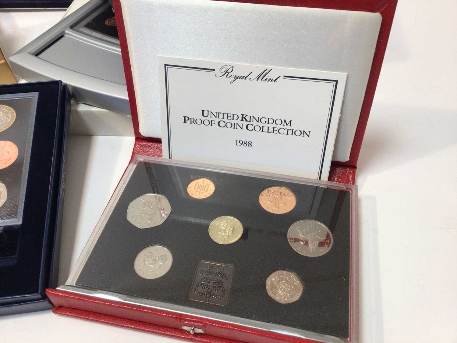 G.B. - The Royal Mint Proof sets to include 1970, 1974, 1975, 1977, 1979, 1987, 1988 (N.B. Red case) - Image 4 of 7