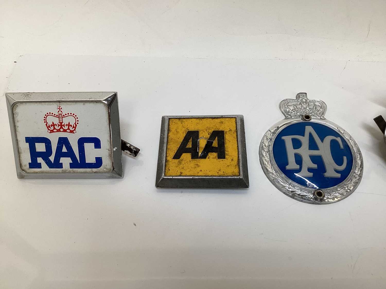 Collection of Eleven Vintage AA car badges, together with four RAC badges and group of 1950's and la - Image 3 of 7