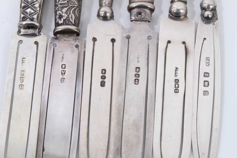 Six silver bookmarks in the form of knives including one with mother of pearl handle - Image 2 of 2