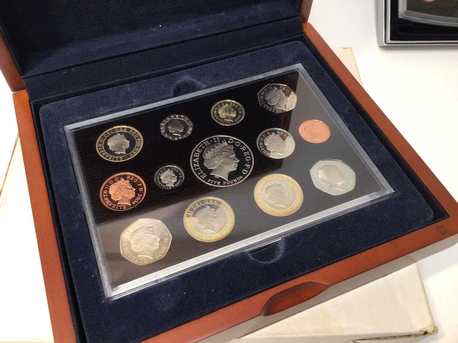 G.B. - The Royal Mint Proof sets to include 1970, 1974, 1975, 1977, 1979, 1987, 1988 (N.B. Red case) - Image 6 of 7