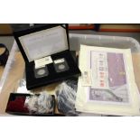 World - Mixed coinage to include some silver, G.B. date stamp coins in boxes of issue, London Mint O