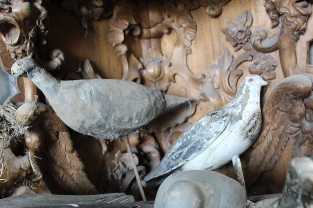 Flock of nine antique decoy pigeons - Image 4 of 8