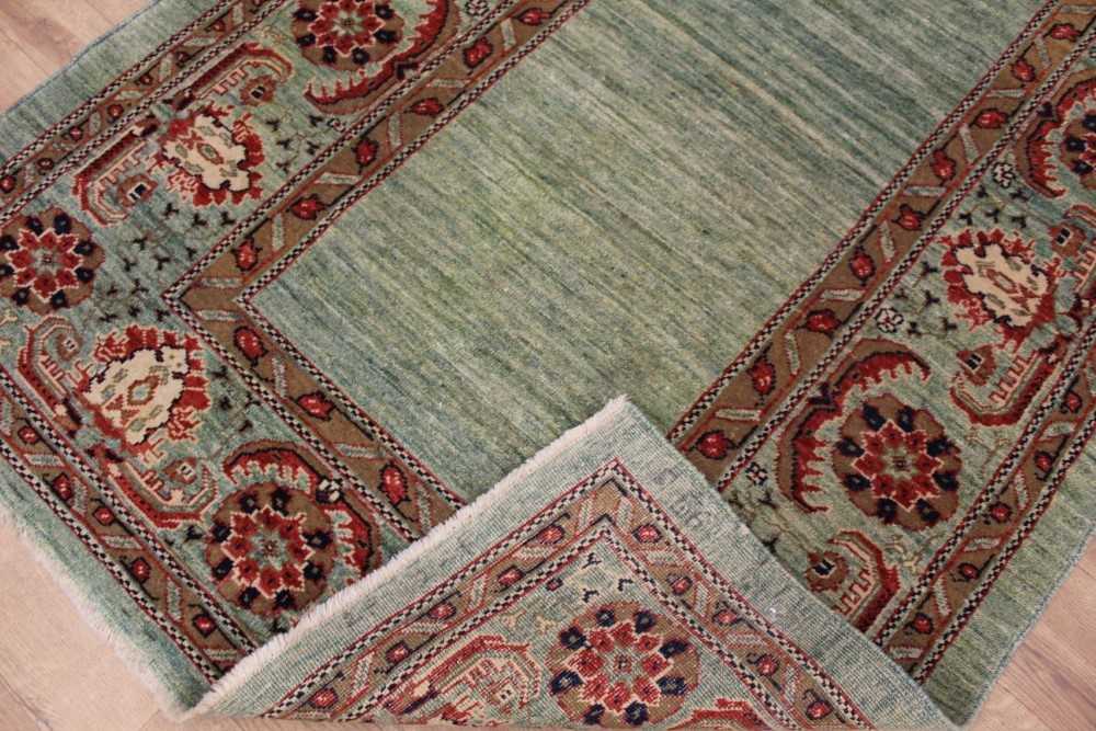 An Eastern rug - Image 2 of 2