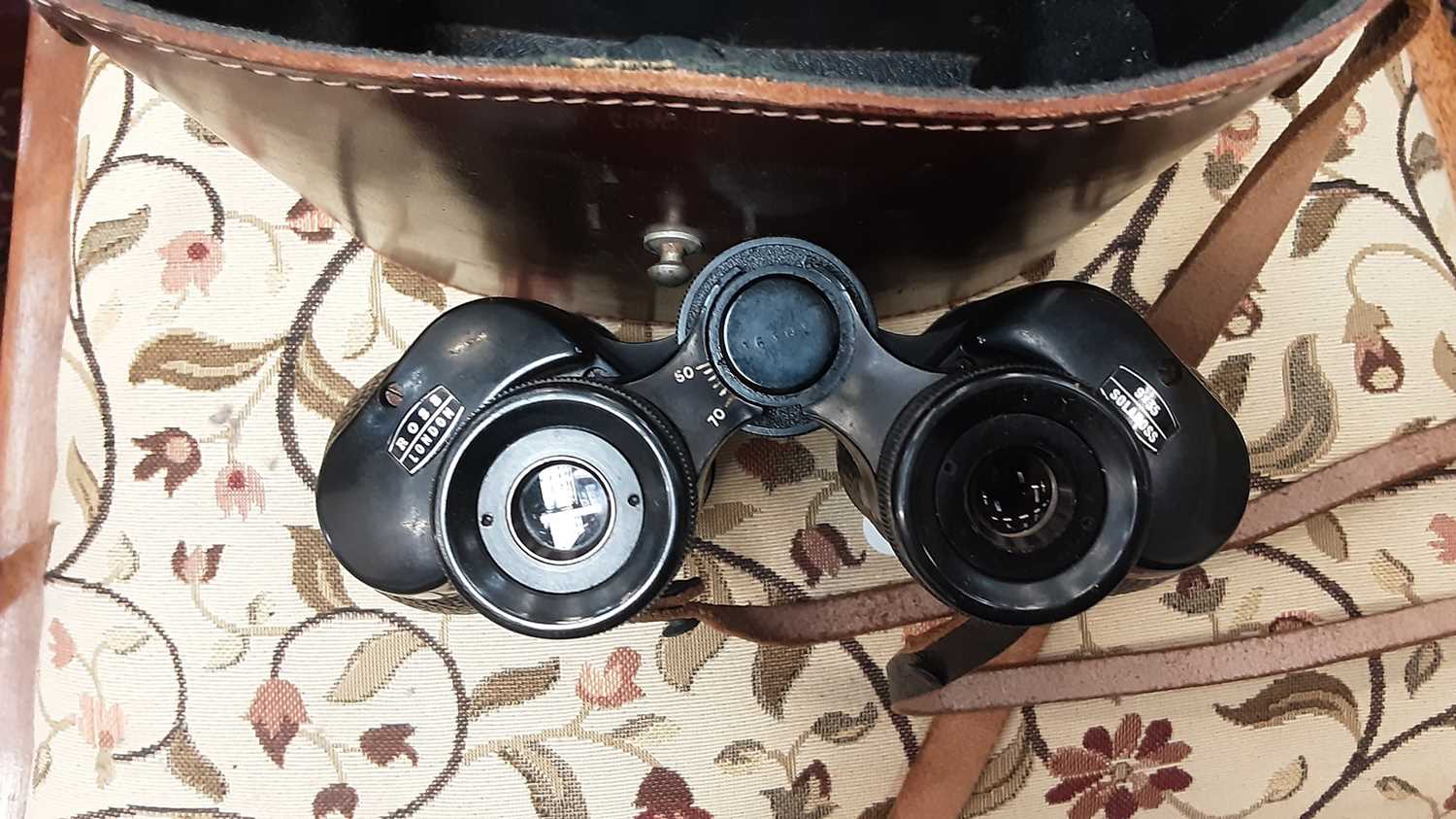 Three pairs of Ross binoculars in leather cases - Image 4 of 4