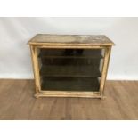 Good quality cream and gilt painted table top display cabinet with shelved interior