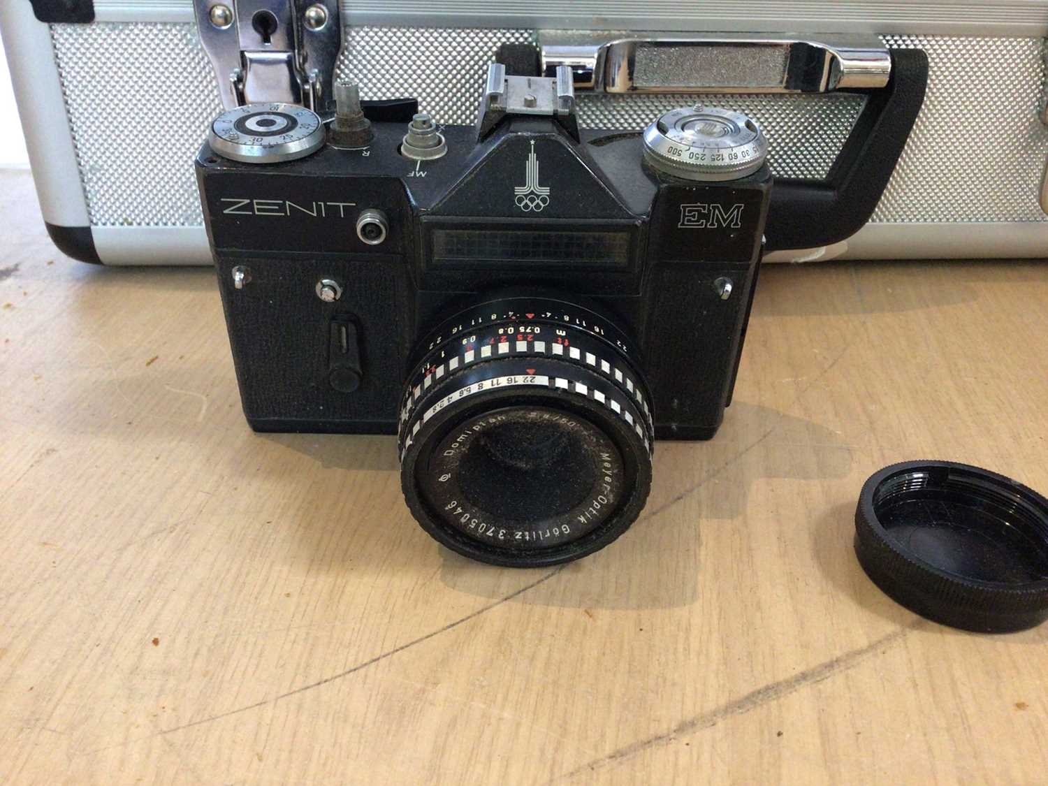 Group of cameras and lenses, including several Praktica, Kodak Retinas, Bolex cine camera, etc - Image 16 of 26