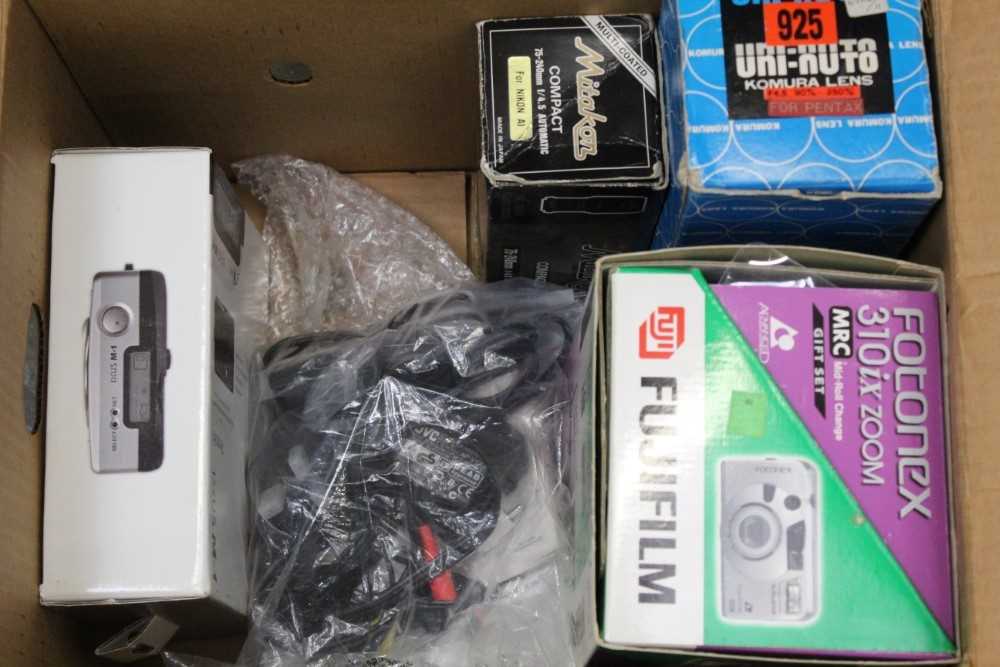 Group of cameras, lenses, accessories and binoculars, including a Nikon EM, Pentax SP 1000, box came - Image 4 of 5