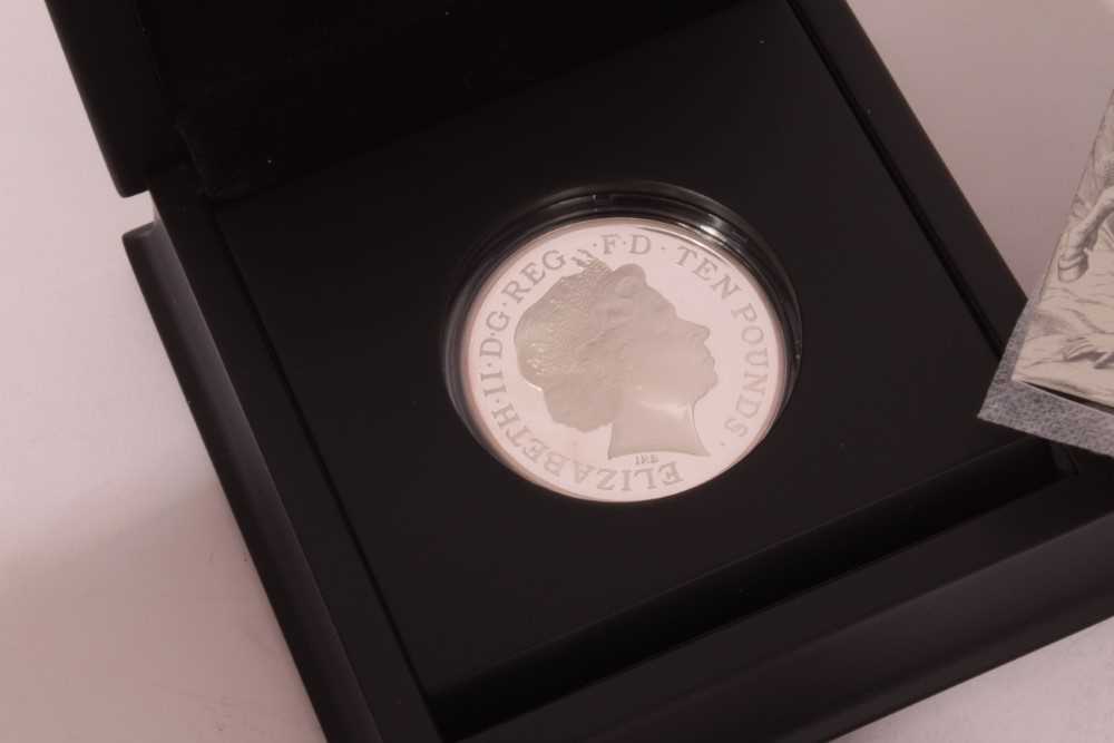 G.B. - The Royal Mint Issued silver proof £10 - The Official London 2012 (Olympic Games) U.K. 5oz co - Image 2 of 2