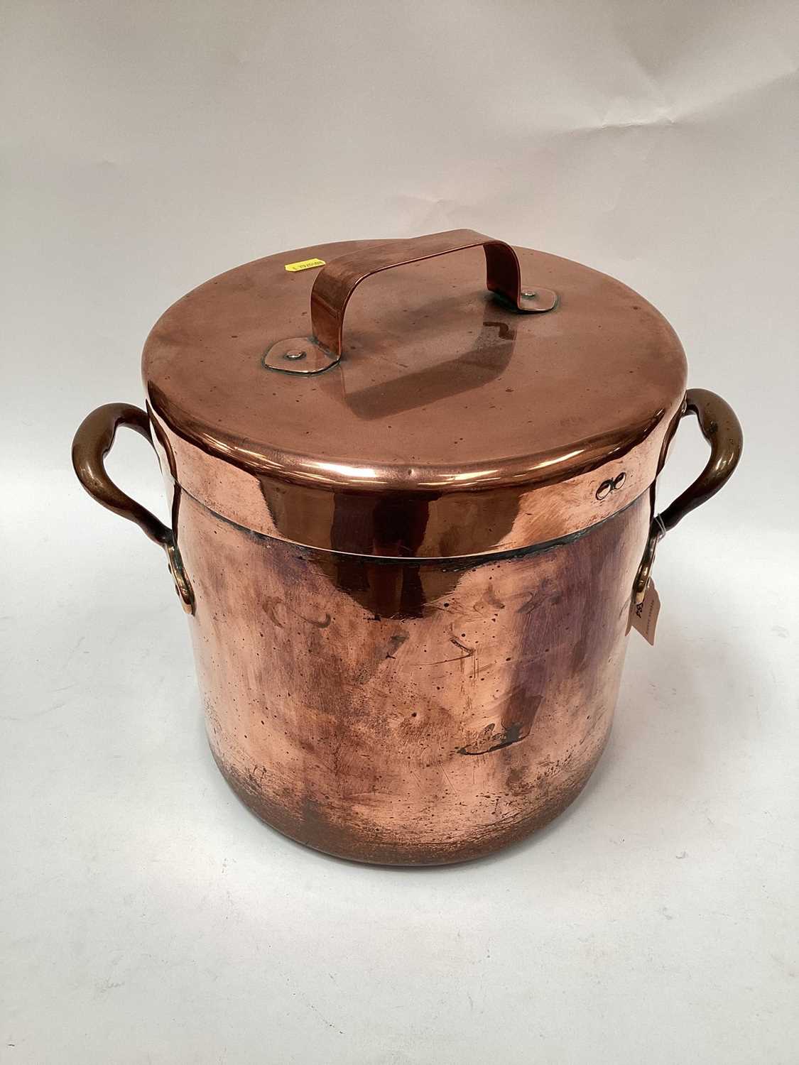 Large Victorian copper twin-handled cooking pot and cover, 33cm high including handle