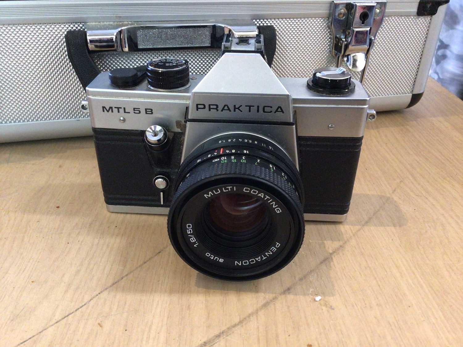 Group of cameras and lenses, including several Praktica, Kodak Retinas, Bolex cine camera, etc - Image 12 of 26