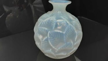 Rene Lalique Ormeaux pattern opalescent glass vase, signed on base, 17cm high