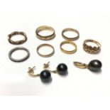 Group of gold jewellery to include 22ct gold wedding ring, Victorian 18ct gold keeper ring, four 9ct