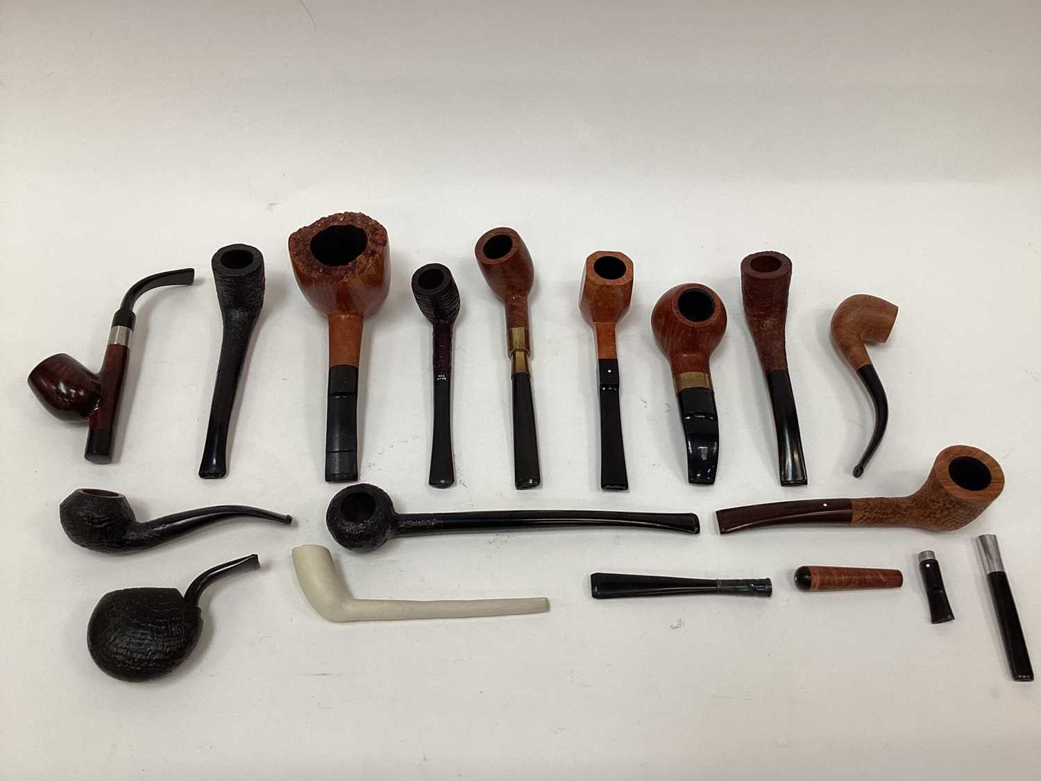 Quantity of pipes, many unsmoked, including Ben Wade, Grosvenor, Carey, etc