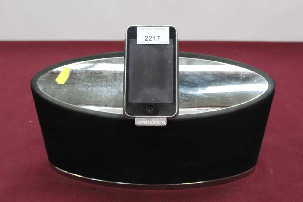 Bowers & Wilkins Zeppelin mini stereo with iPod Touch