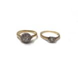 18ct gold diamond cluster ring and 18ct gold diamond single stone ring