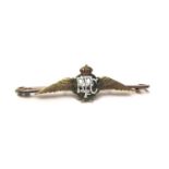 First World War Royal Flying Corps 15ct gold and enamel sweetheart brooch, 5.2cm in length, 4.3 gram