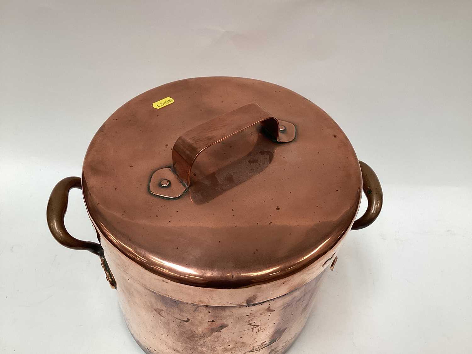 Large Victorian copper twin-handled cooking pot and cover, 33cm high including handle - Image 2 of 7