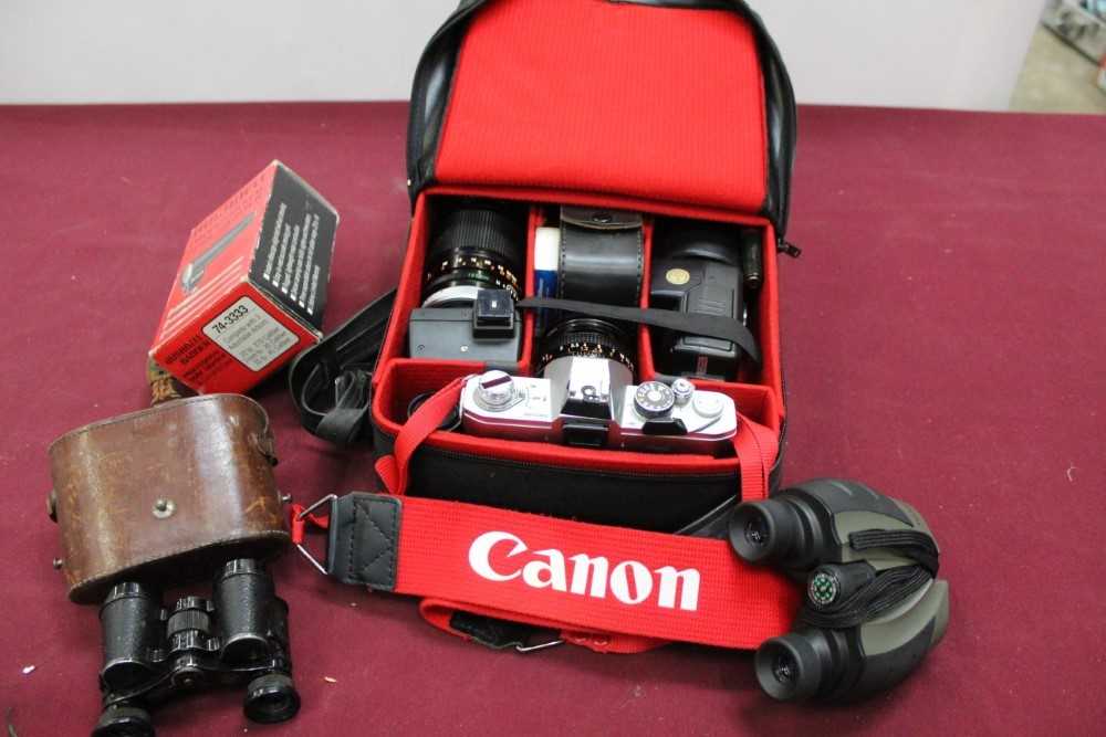 Quantity of cameras, including a Yashica-E, Olympus OM10 with telephoto lens, Canon FTB with lenses - Image 2 of 2