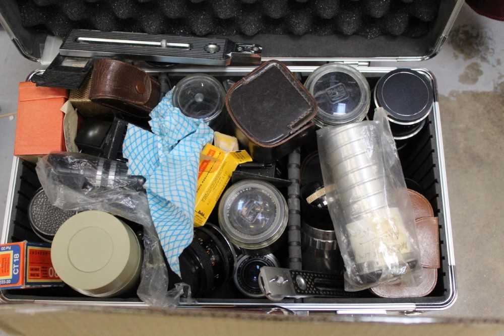 Large quantity of camera lenses and other equipment, including Dallmeyer, Voigtlander and many other - Image 6 of 26