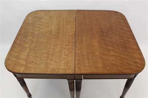 Good Regency figured mahogany extending dining table, with D-ends raised on ringed turned legs and b - Bild 2 aus 11