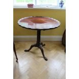 George III mahogany tripod supper / tea table with piecrust tilt top on birdcage mechanism, turned c