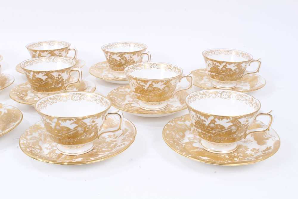 Set of twelve Royal Crown Derby Gold Aves tea cups and saucers - Bild 3 aus 10