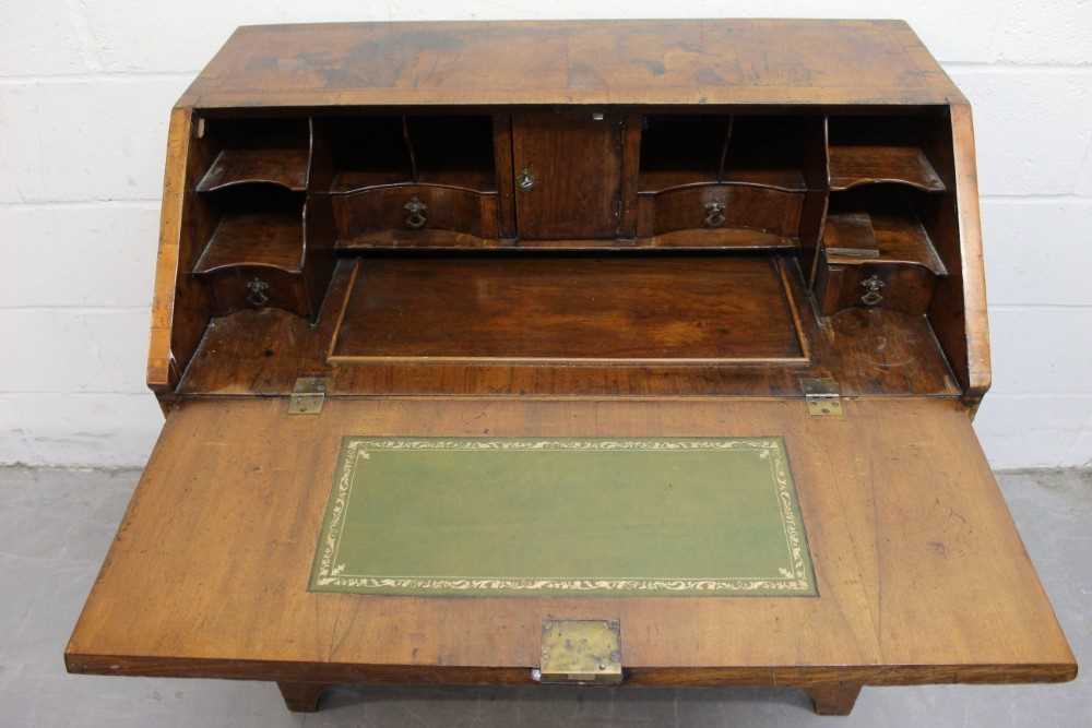 George I walnut veneered bureau - Bild 10 aus 13