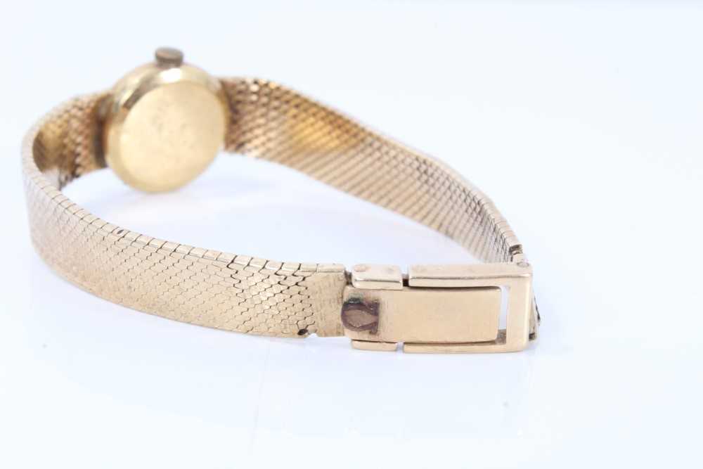 Ladies Omega 9ct gold wristwatch on integral gold milanese bracelet - Image 4 of 5