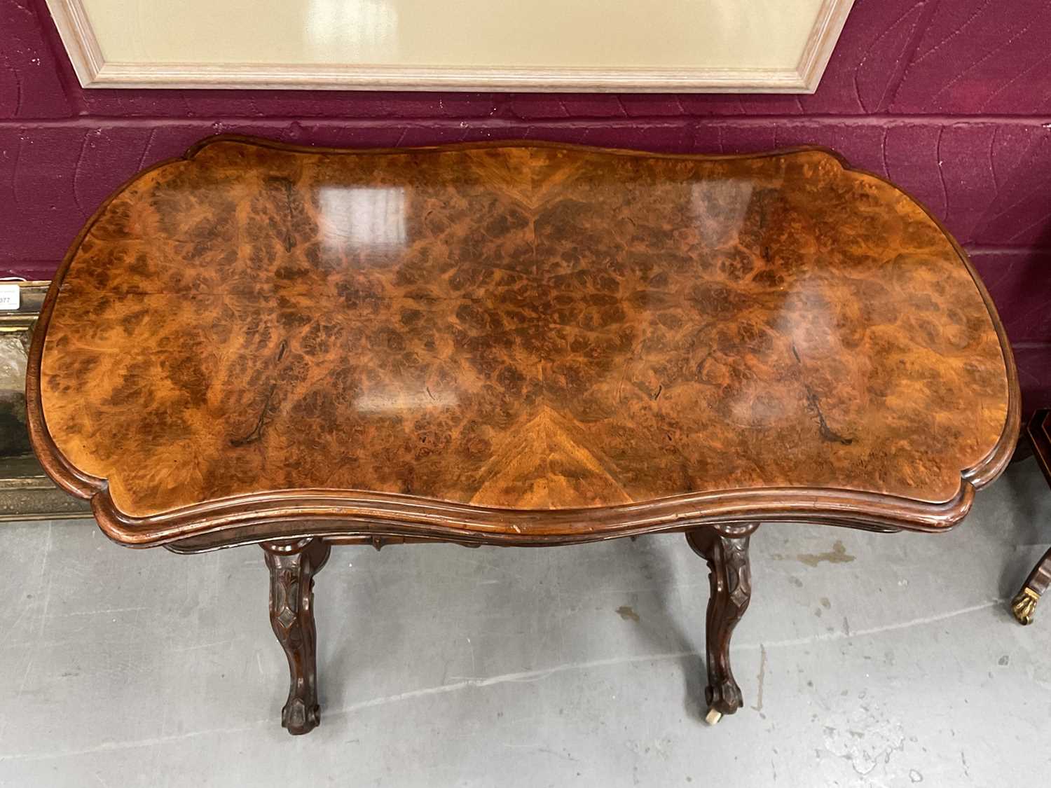Victorian burr walnut veneered card table with shaped fold-over top on carved and turned supports wi - Bild 2 aus 5