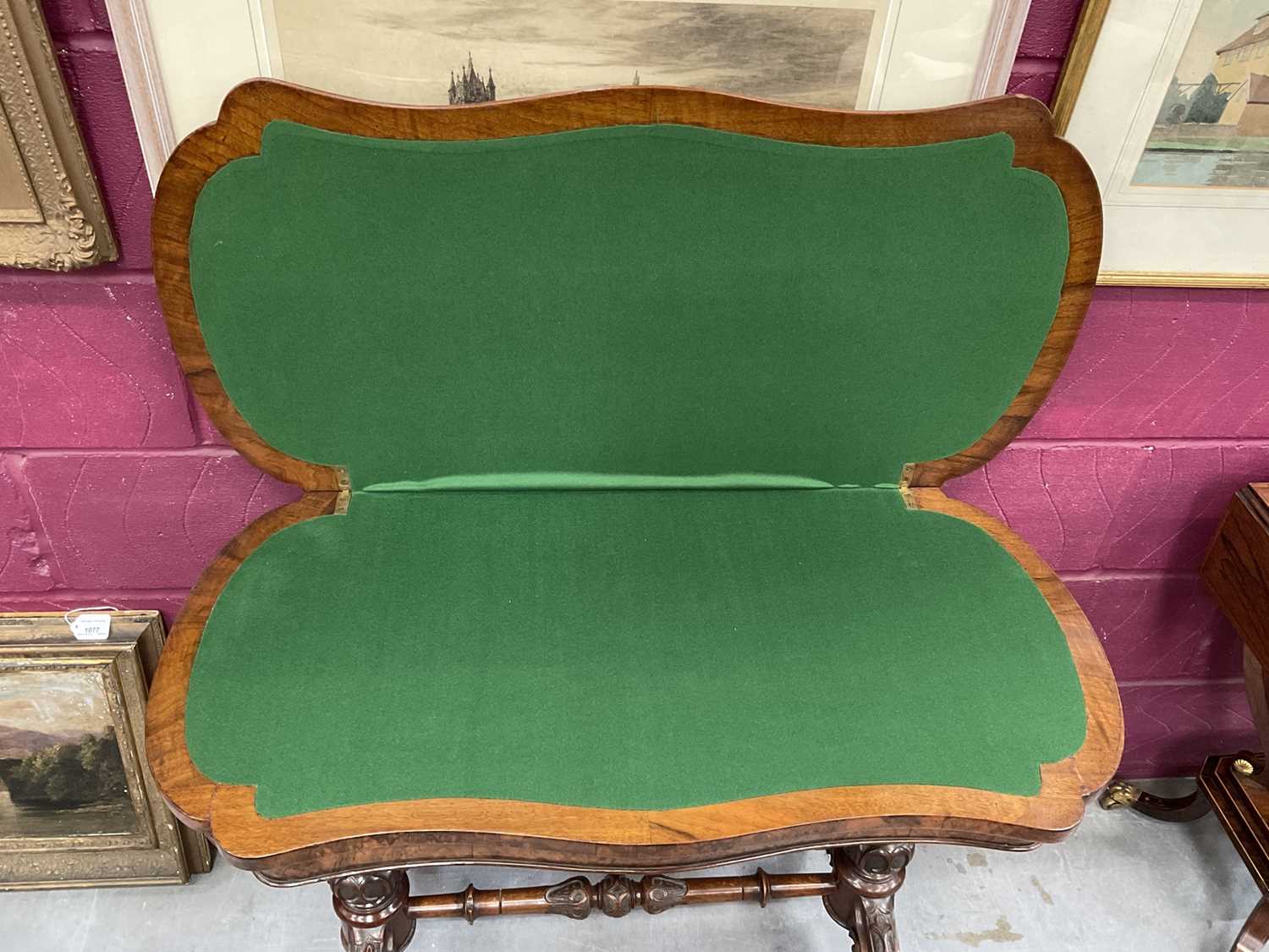 Victorian burr walnut veneered card table with shaped fold-over top on carved and turned supports wi - Bild 3 aus 5