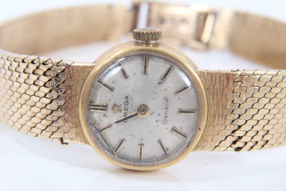 Ladies Omega 9ct gold wristwatch on integral gold milanese bracelet - Image 5 of 5