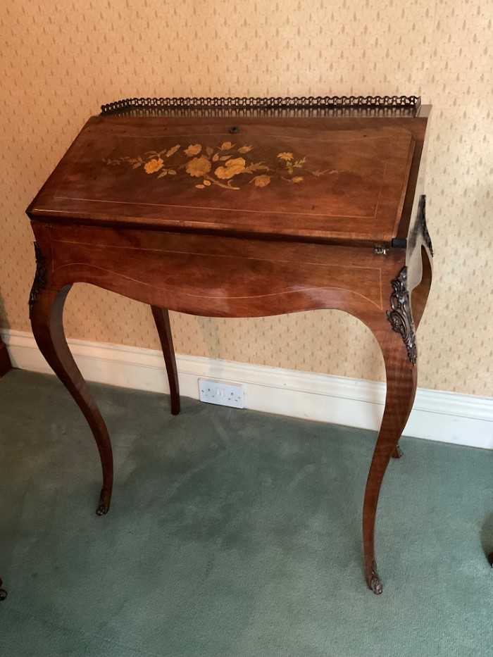 19th century French marquetry inlaid mahogany bonheur du jour, with pierced brass gallery and shaped