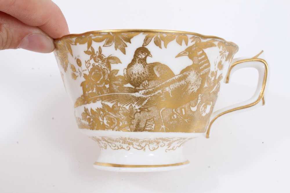 Set of twelve Royal Crown Derby Gold Aves tea cups and saucers - Bild 6 aus 10