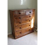 Good quality Victorian figured burr walnut chest of drawers by Edwards & Roberts with two short and