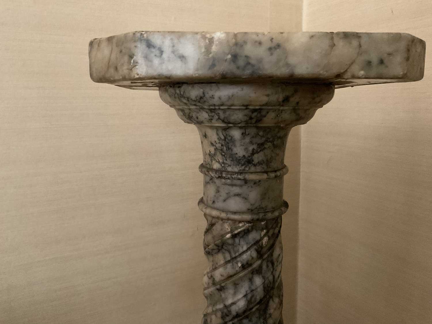Victorian variagated marble column, with canted square plateau, 100cm high - Bild 4 aus 5