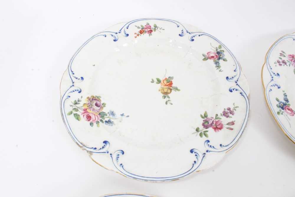 Six 18th century Sevres soft paste porcelain plates - Bild 2 aus 15