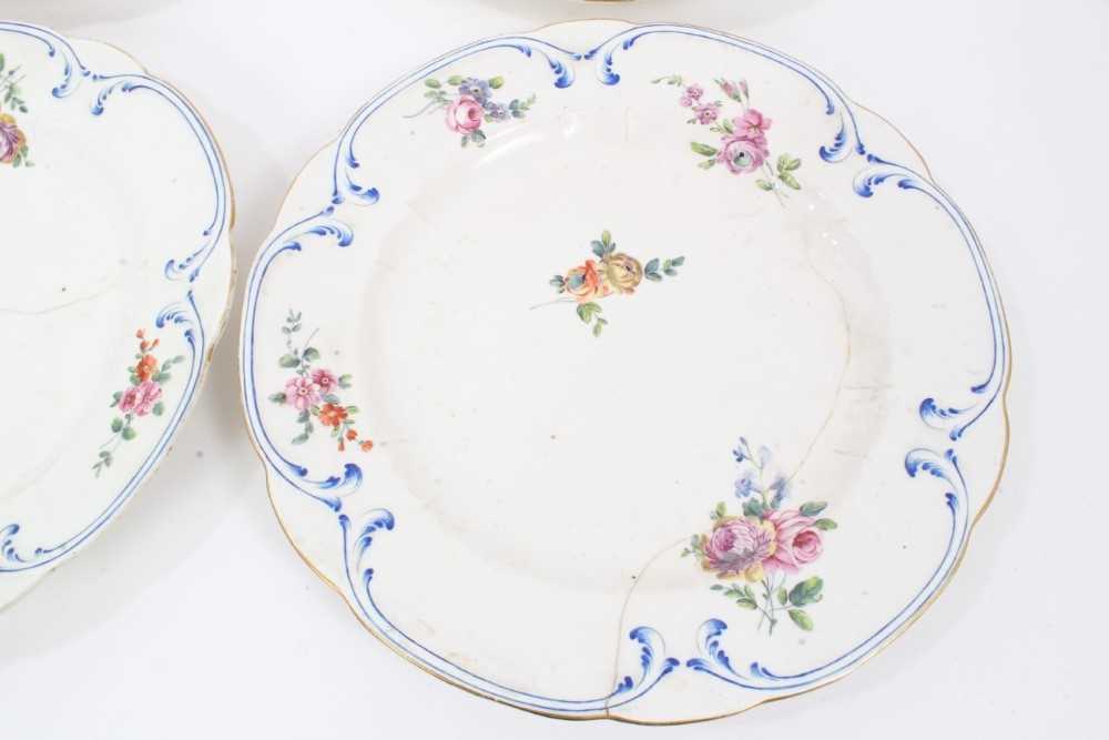 Six 18th century Sevres soft paste porcelain plates - Bild 7 aus 15