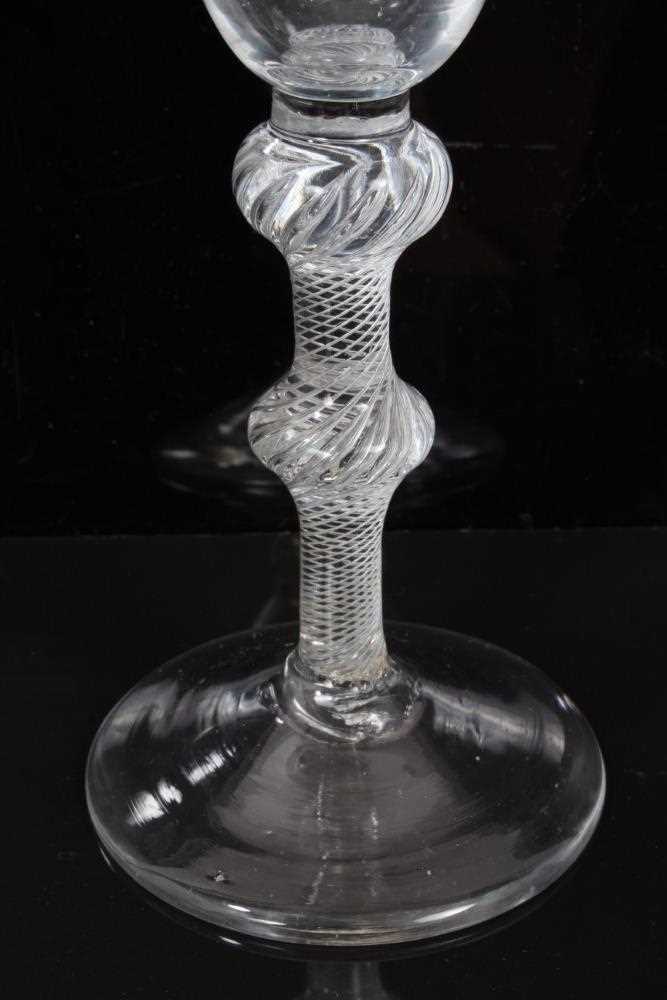 18th century wine glass with bell-shaped bowl, double knoped air twist stem on splayed foot 16 cm - Bild 3 aus 4