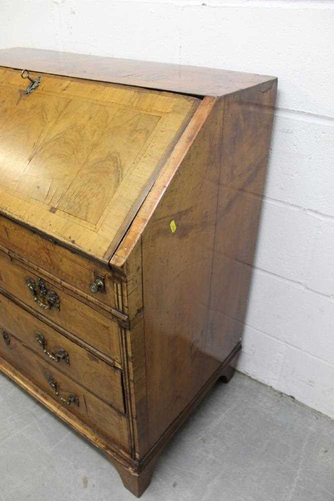 George I walnut veneered bureau - Bild 4 aus 13