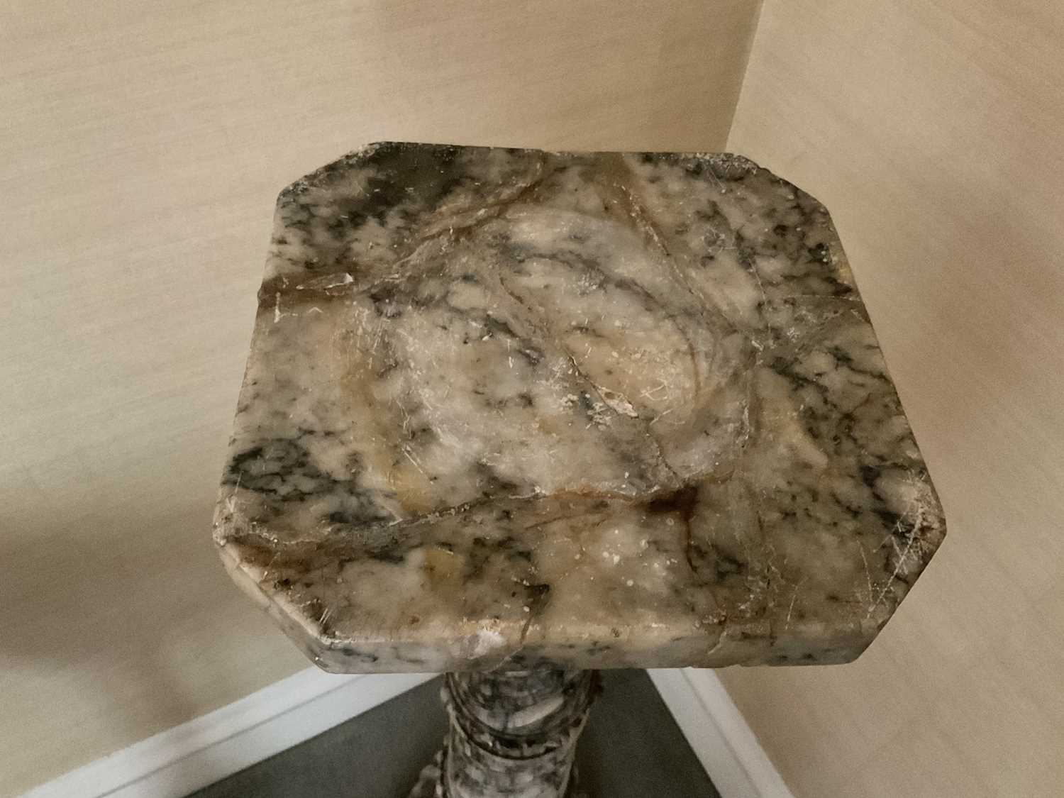 Victorian variagated marble column, with canted square plateau, 100cm high - Bild 3 aus 5